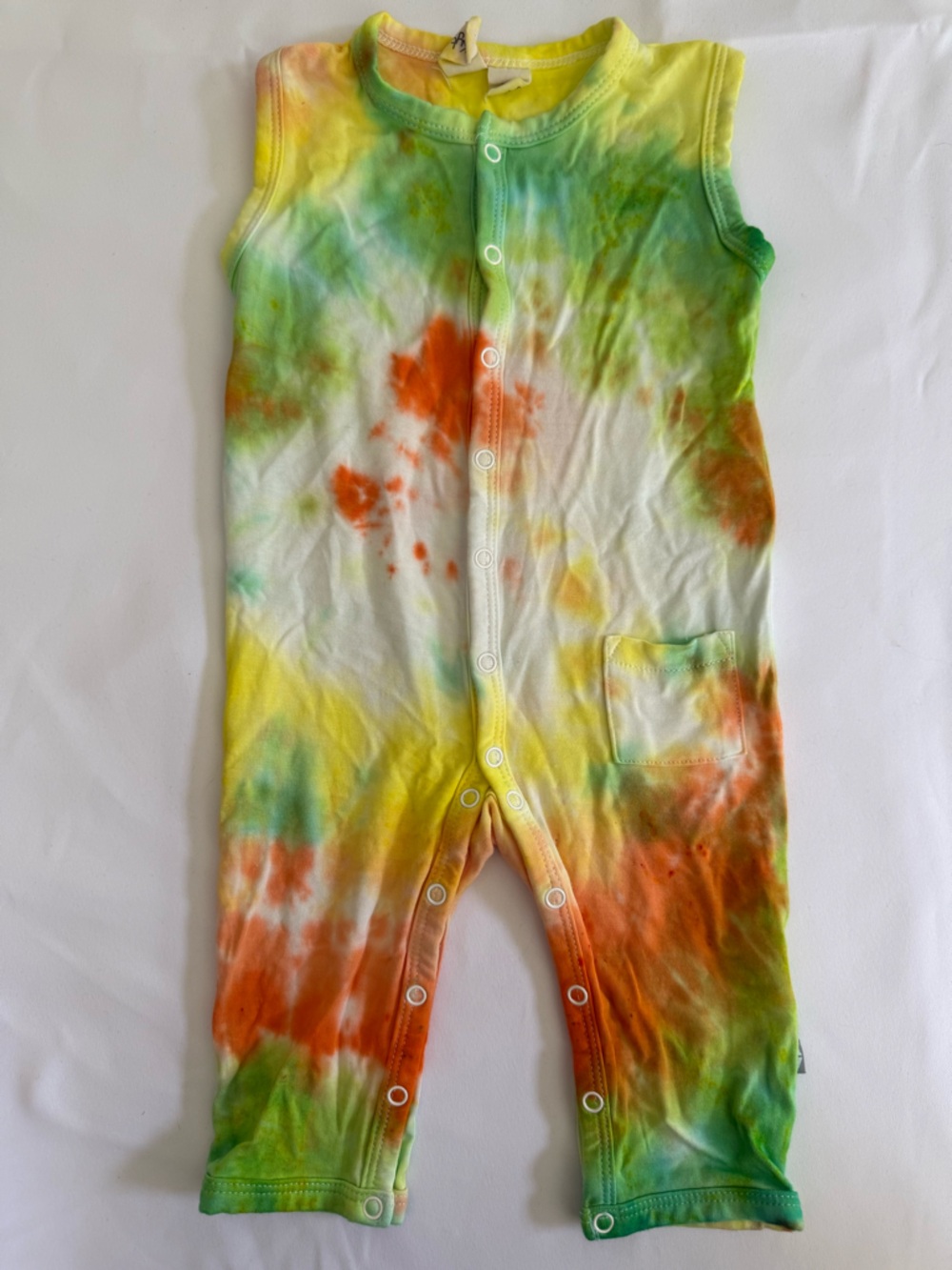 Kyte Baby 3-6 Tie Dye Snap on Rainbow Onesie, Snap on
